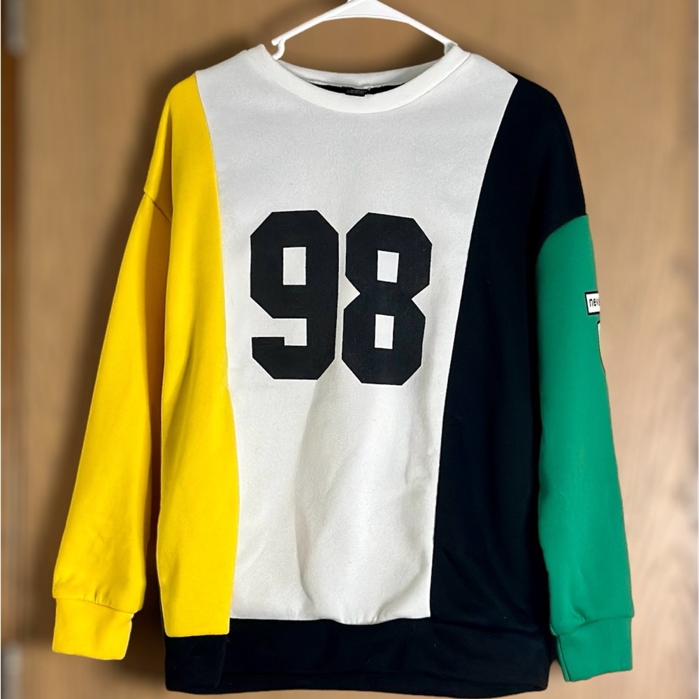 Brand-SHEIN Size-Small. Yellow, Green & White sweater.